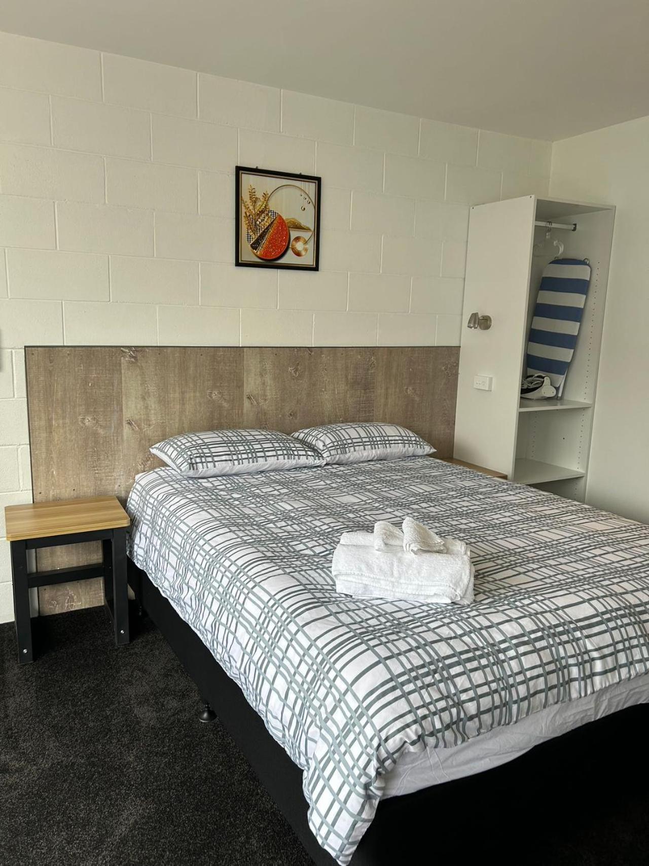 Avon Apartments Hamilton Esterno foto